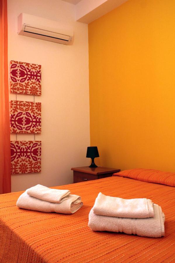 Naxos House Apartment Giardini Naxos Bilik gambar